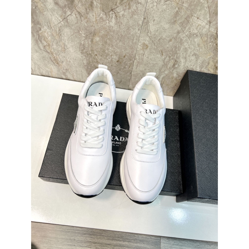 Pra*a casual shoes